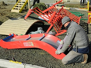 кто должен ремонтировать детские площадки во дворах