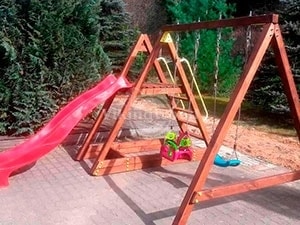 детский игровой комплекс из дерева с качелями